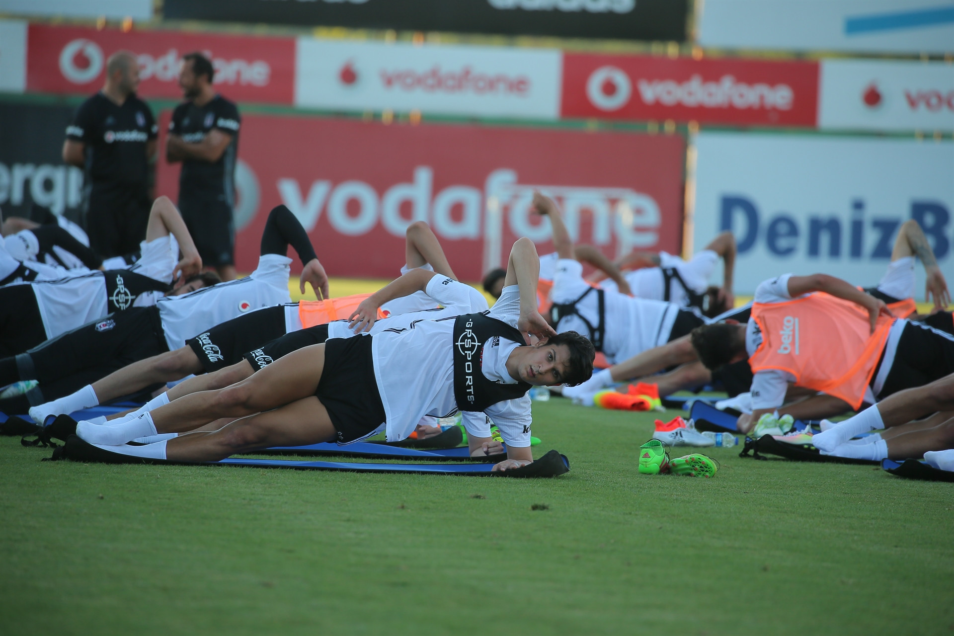 Şampiyon Beşiktaş 2016-17 sezonu açtı