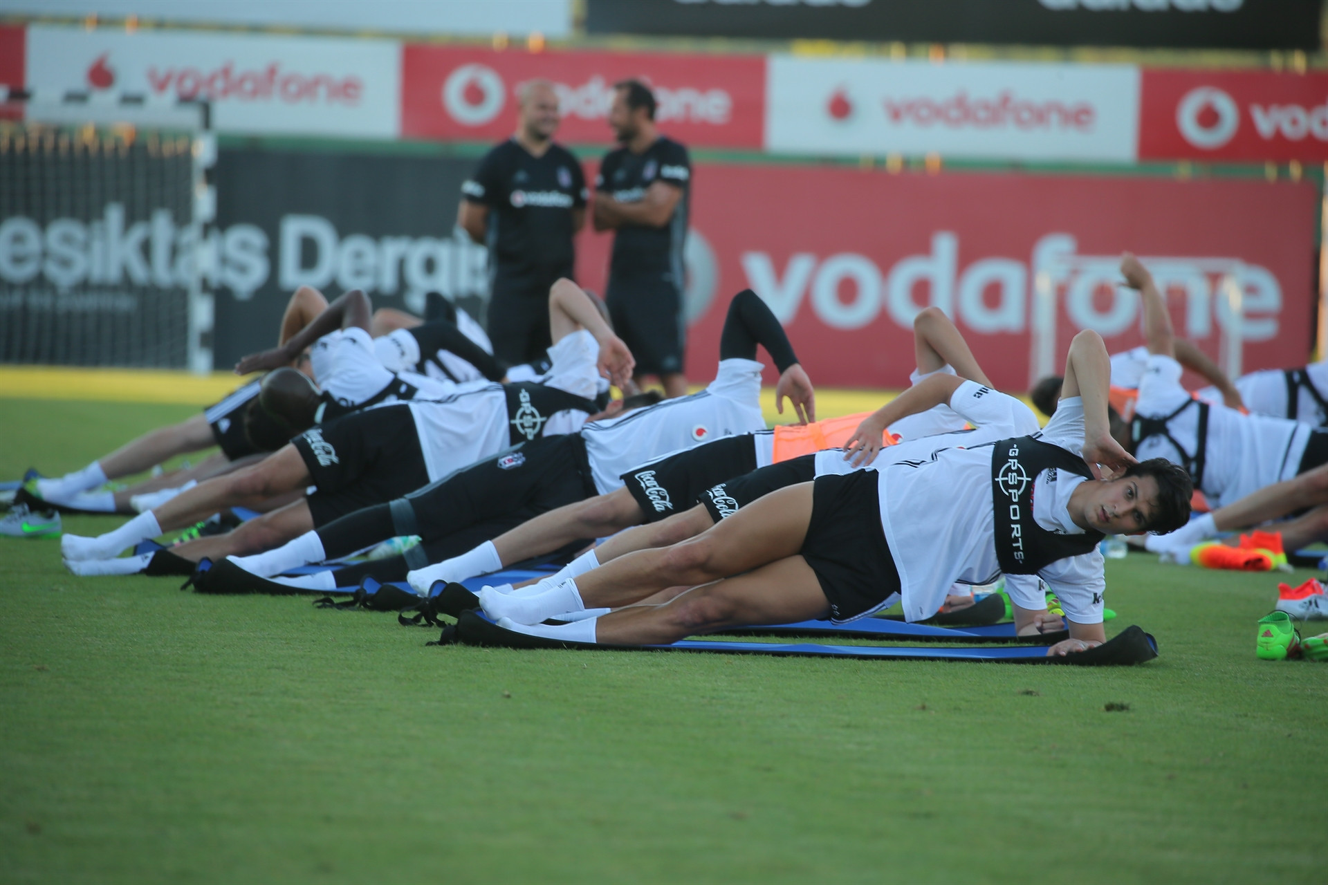 Şampiyon Beşiktaş 2016-17 sezonu açtı