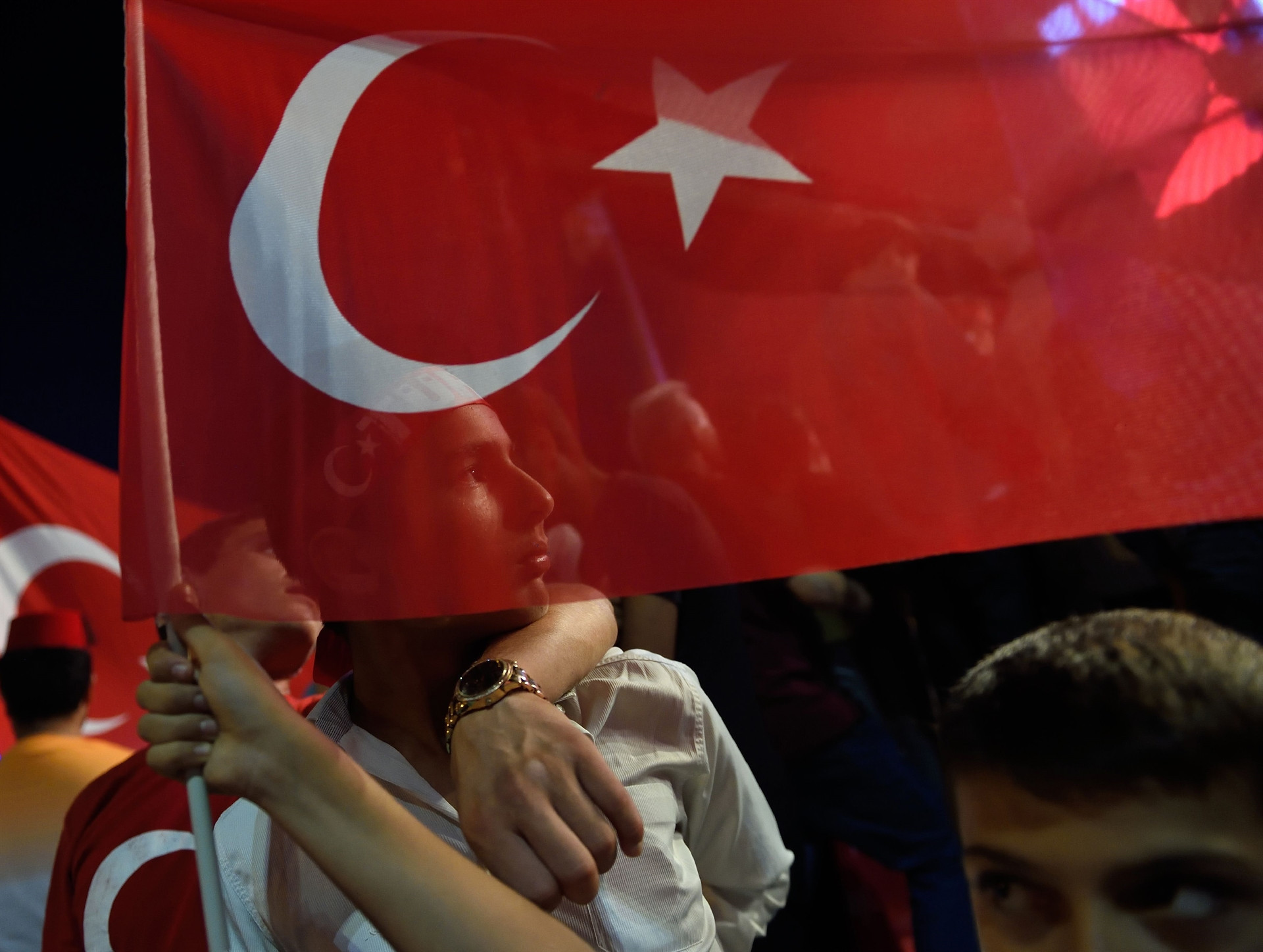 İstanbulda binlerce kişi Boğaziçi Köprüsüne akın etti İstanbulda binlerce kişi Boğaziçi Köprüsüne akın etti