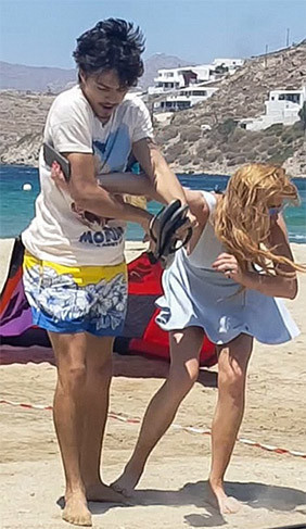 Sevgilisi tarafından tartaklanan ünlü oyuncu çılgına döndü