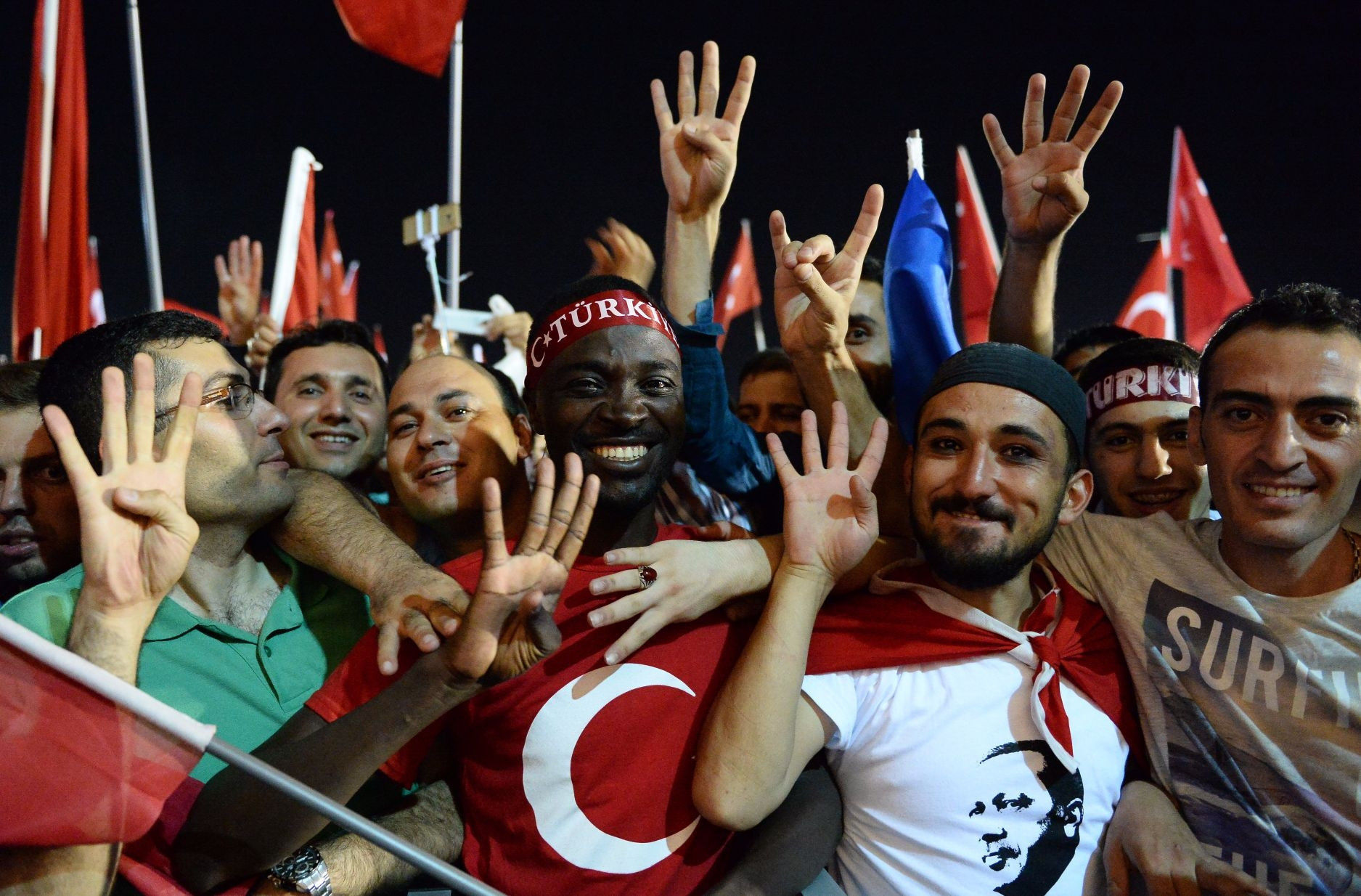 Demokrasi nöbetlerine artık ara veriyoruz