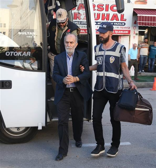 Eski Vali Harput ve iş adamları adliye çıkarıldı