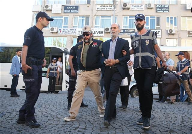 Eski Vali Harput ve iş adamları adliye çıkarıldı