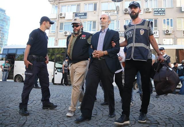 Eski Vali Harput ve iş adamları adliye çıkarıldı