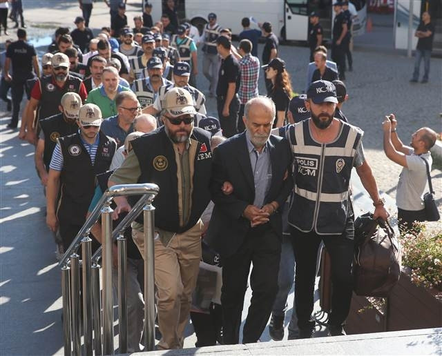 Eski Vali Harput ve iş adamları adliye çıkarıldı