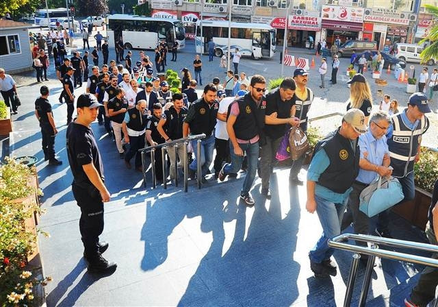 Eski Vali Harput ve iş adamları adliye çıkarıldı