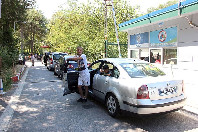 Gümrük kapılarında her sene aynı çile