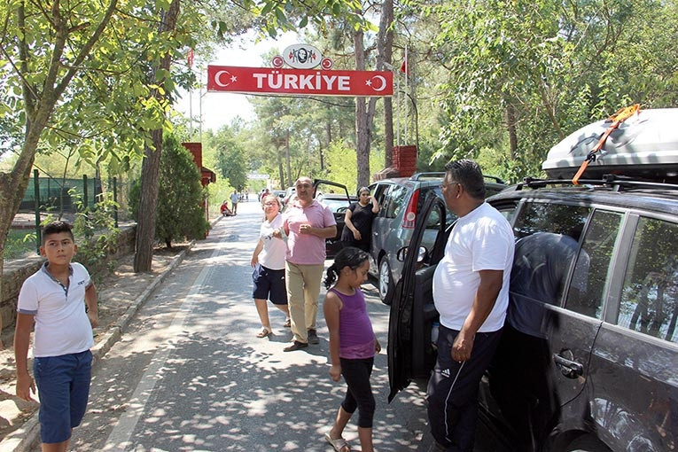 Gümrük kapılarında her sene aynı çile