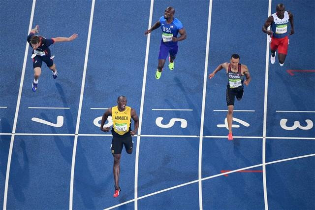 Usain Bolt yine kazandı
