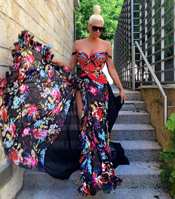 Jelena Karleusa: Tosici zehirledim...