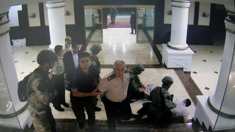 15 Temmuz gecesi Genelkurmayda yaşananlar kamerada
