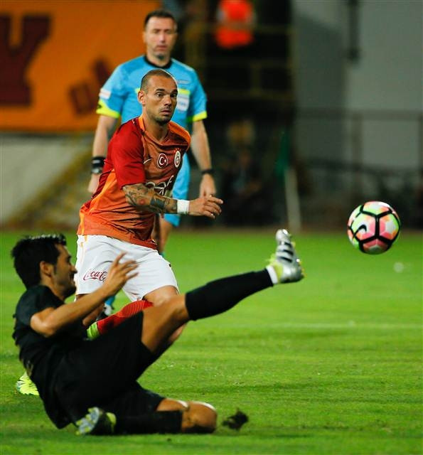 Galatasaray, Akhisarda şov yaptı