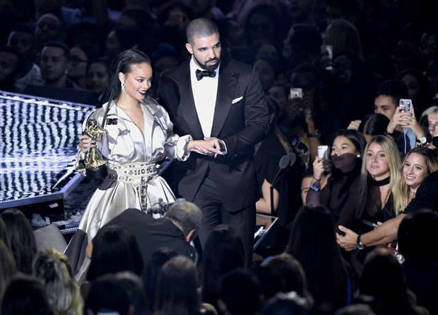 Rihanna ve Drake, MTV Video Müzik Ödüllerini salladı