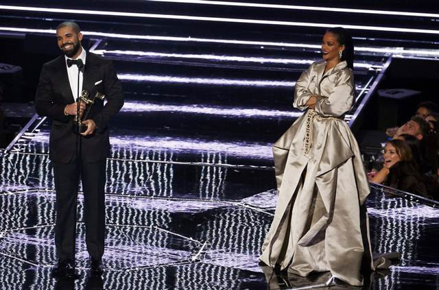Rihanna ve Drake, MTV Video Müzik Ödüllerini salladı