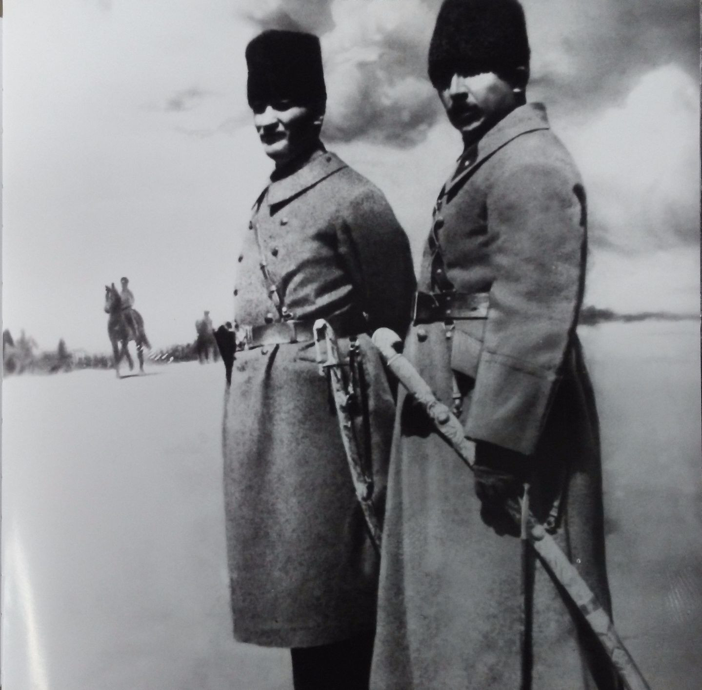 94üncü Zafer Bayramında Mustafa Kemalin az bilinen fotoğrafları