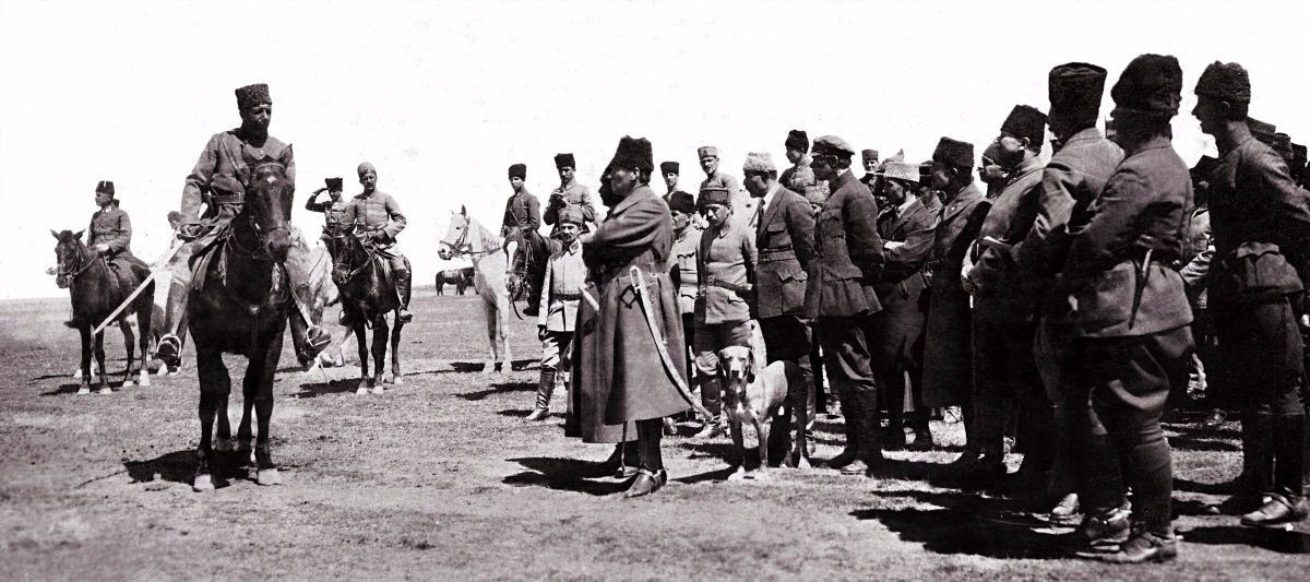 94üncü Zafer Bayramında Mustafa Kemalin az bilinen fotoğrafları