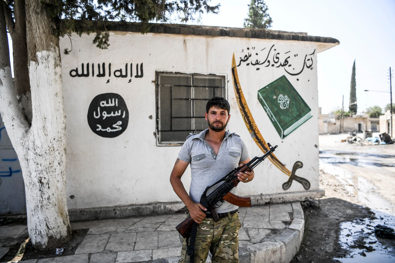 Hürriyet muhabiri Selçuk Şamiloğlu Cerablusta hayatı fotoğrafladı