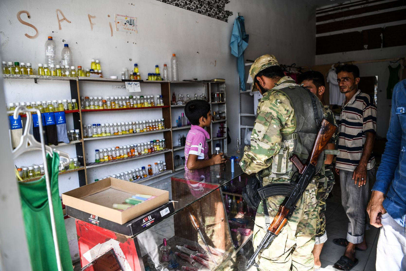 Hürriyet muhabiri Selçuk Şamiloğlu Cerablusta hayatı fotoğrafladı