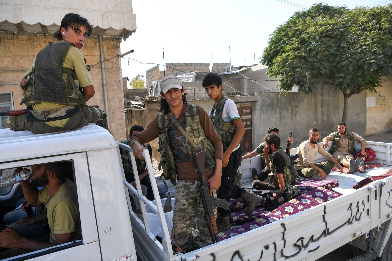 Hürriyet muhabiri Selçuk Şamiloğlu Cerablusta hayatı fotoğrafladı