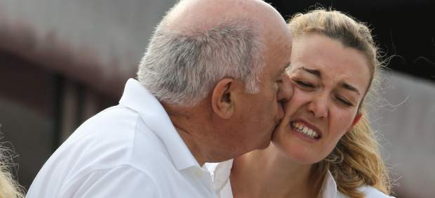 Oturma odasında pijama dikiyordu şimdi dünyanın en zengini Oturma odasında pijama dikiyordu şimdi dünyanın en zengini