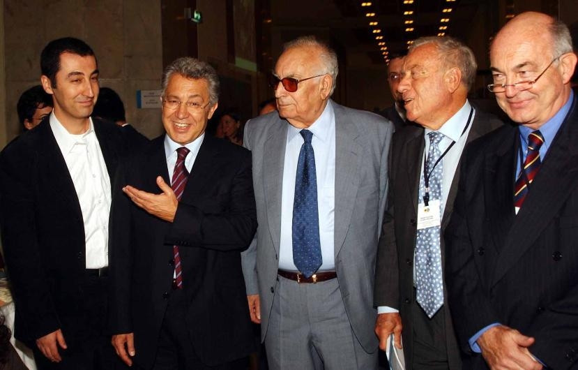 İshak Alaton yaşamını yitirdi