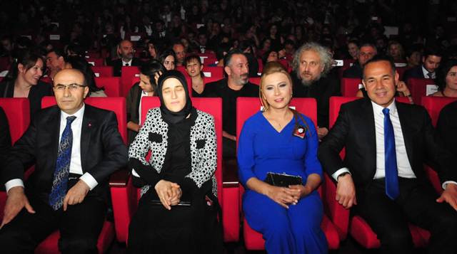 Adana Film Festivalinde ödüller sahiplerini buldu Adana Film Festivalinde ödüller sahiplerini buldu
