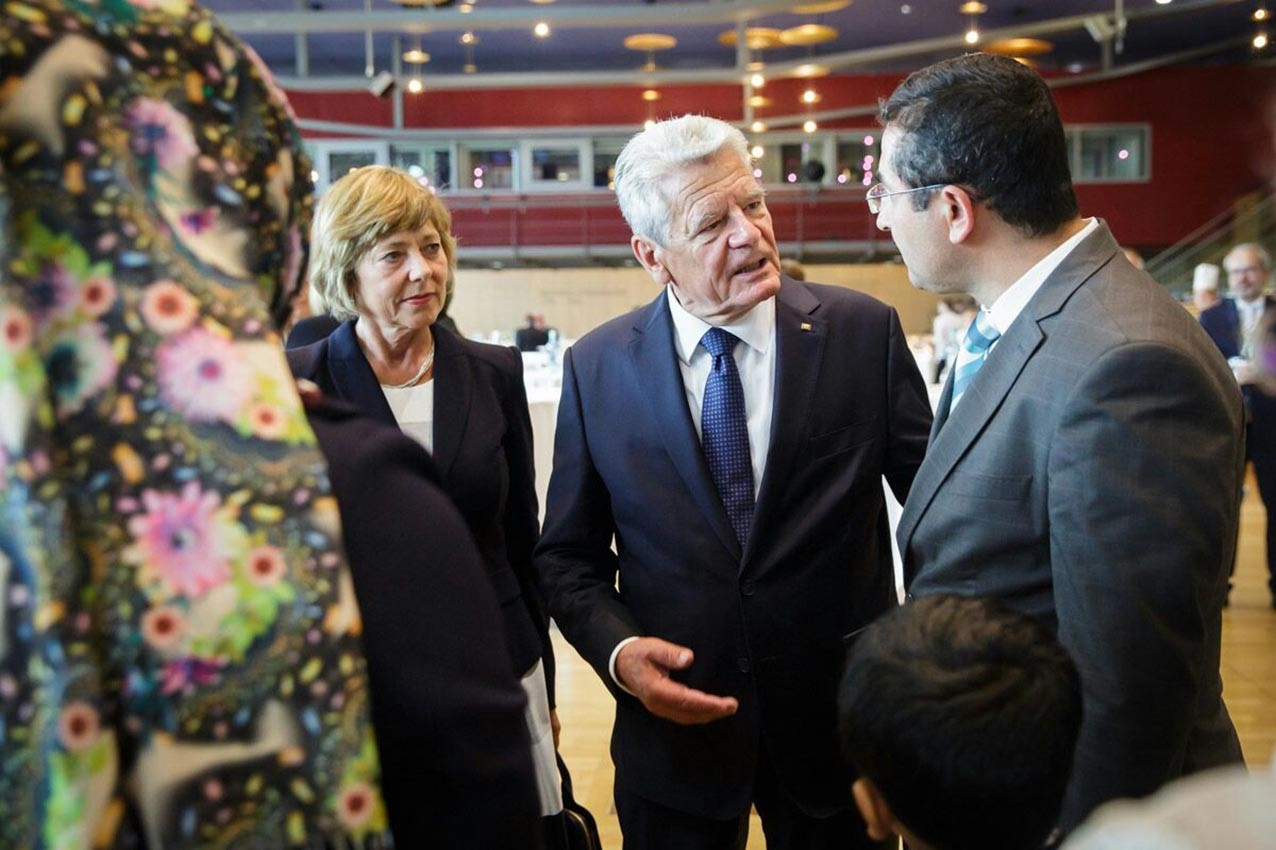 Saldırıları kınayan devletin zirvesi, imamdan özür diledi