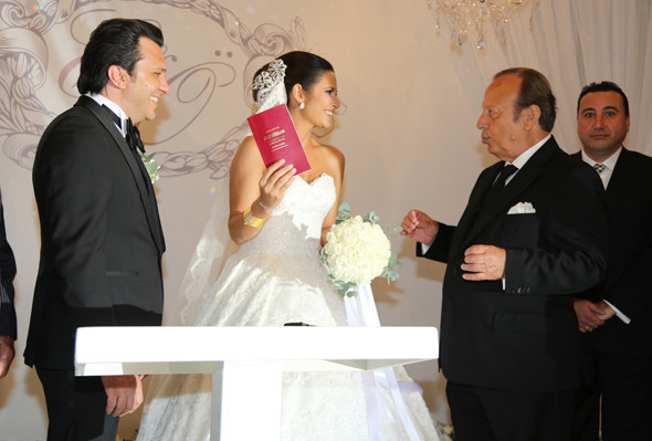 Ömer Avşar, Ebru Büyükşahin evlendi