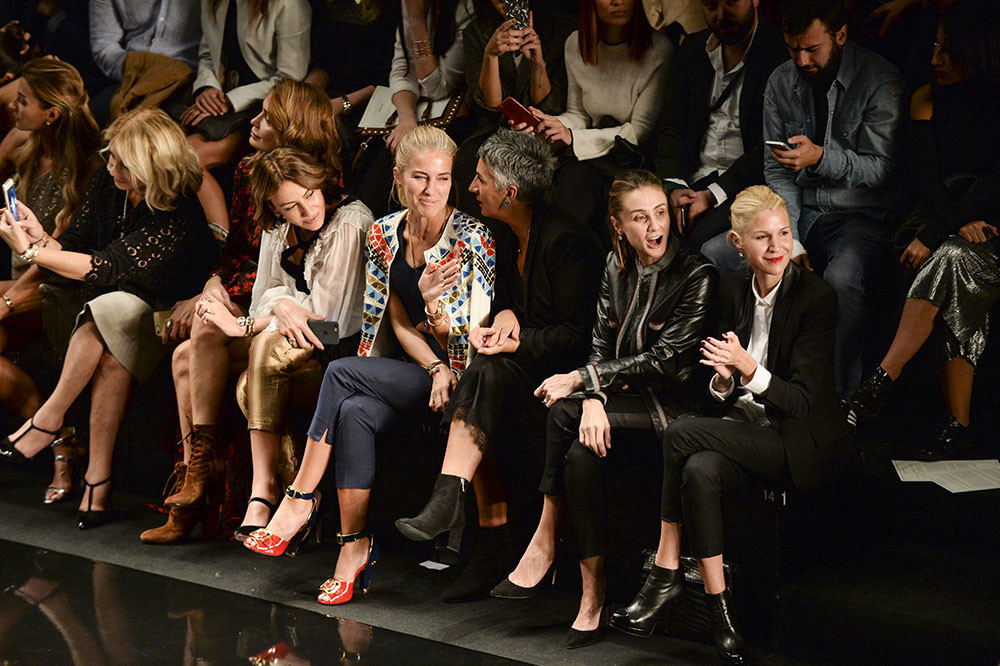 Mercedes-Benz Fashion Week devam ediyor