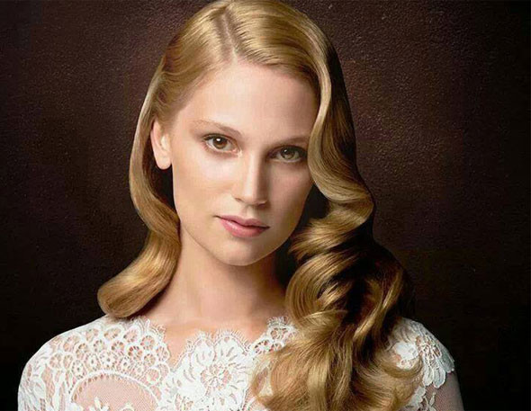 Farah Zeynep Abdullah ekrana geri dönüyor