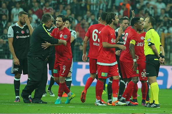 Şenol Güneş ucuz kurtuldu