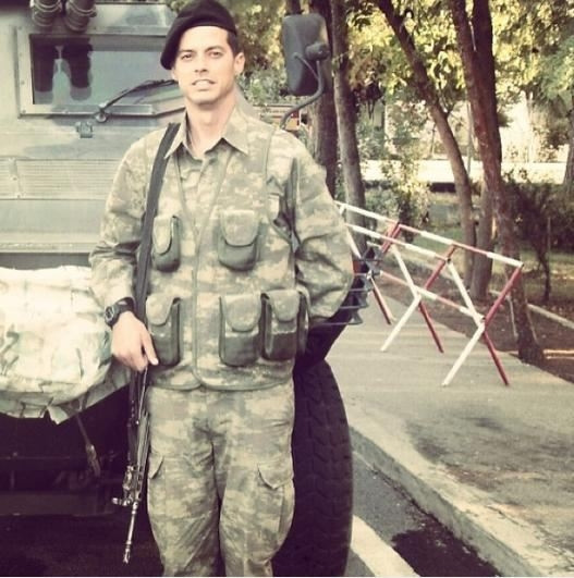 İşte asker Çağatay İşte asker Çağatay