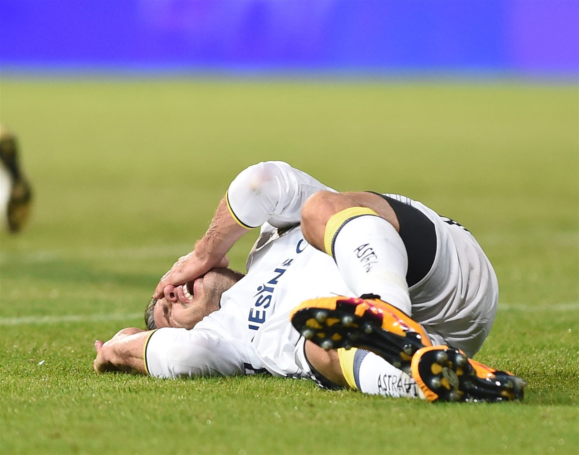 Manisada sağlık skandalı Van Persie...