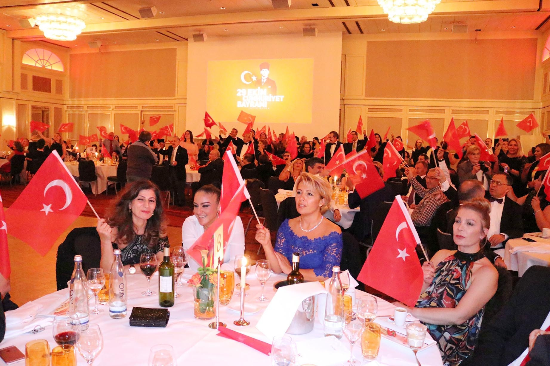 HeADD, Cumhuriyet’in 93’üncü yılını baloyla kutladı