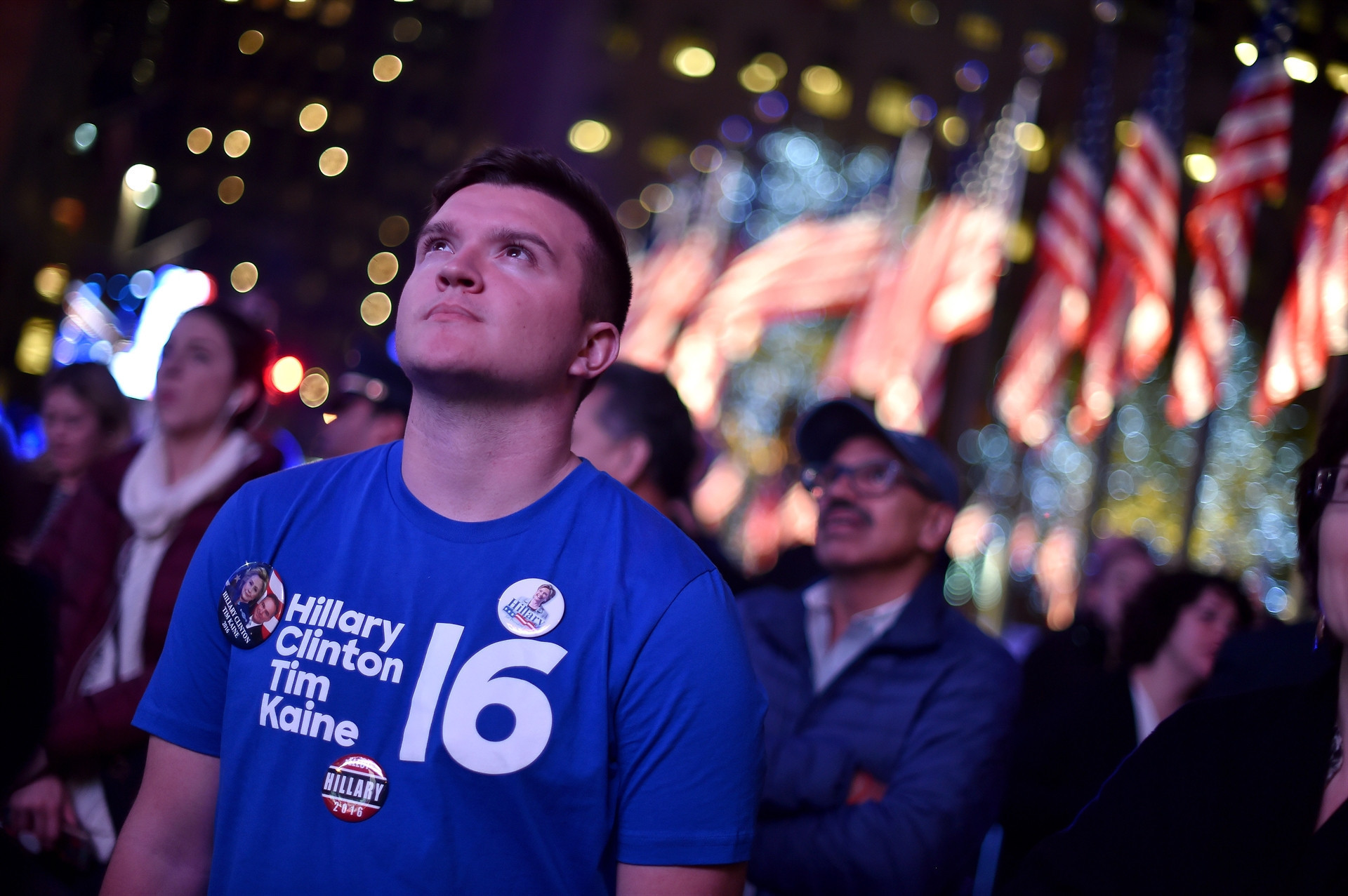 Clinton taraftarları gözyaşlarına boğuldu