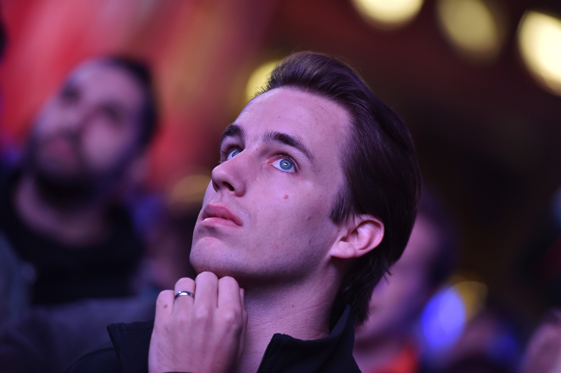 Clinton taraftarları gözyaşlarına boğuldu