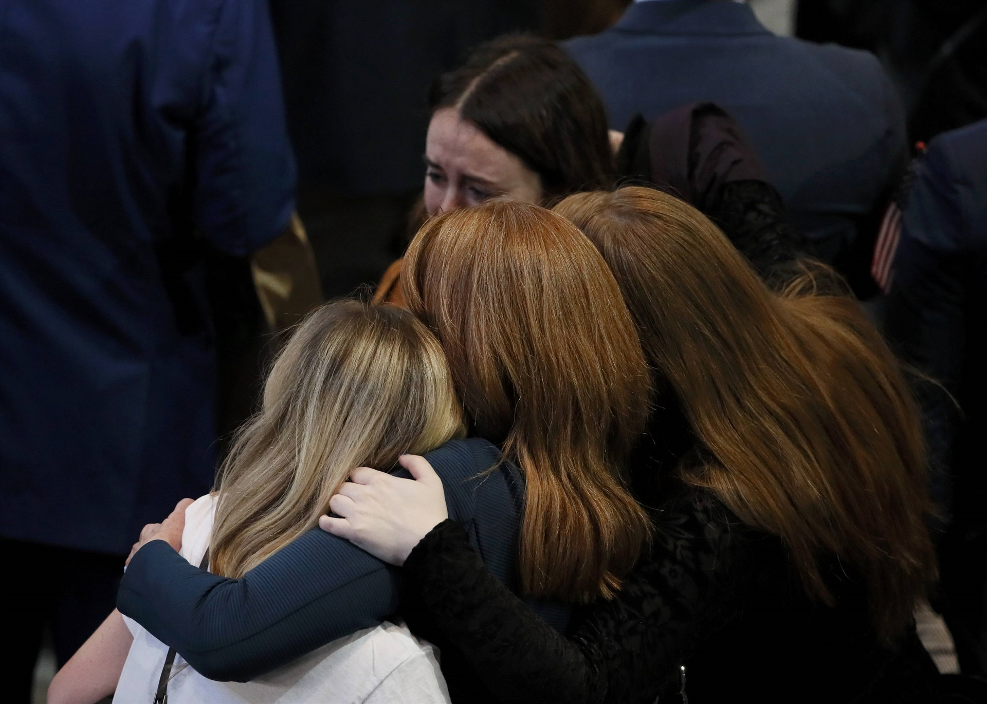 Clinton taraftarları gözyaşlarına boğuldu