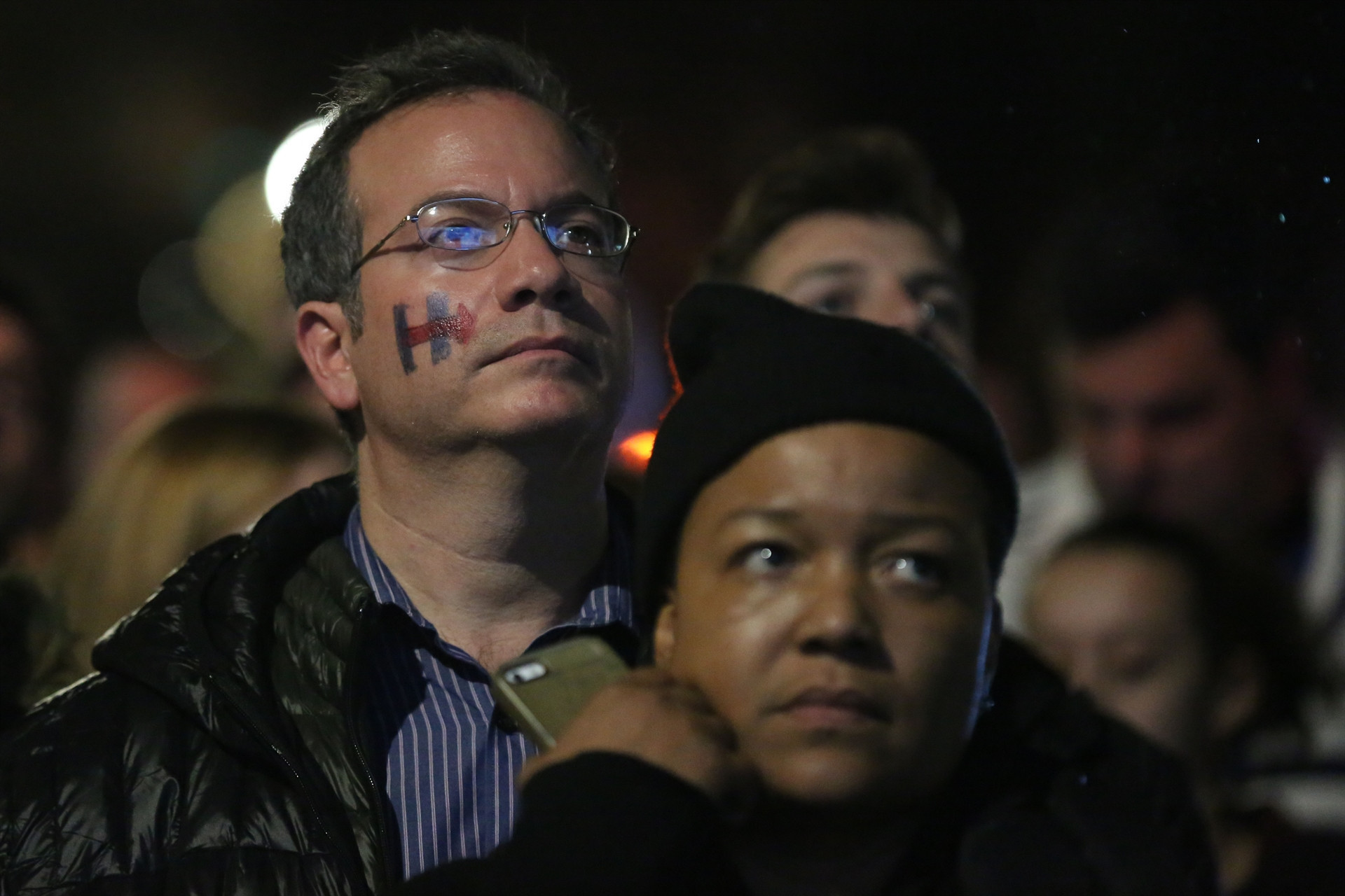 Clinton taraftarları gözyaşlarına boğuldu