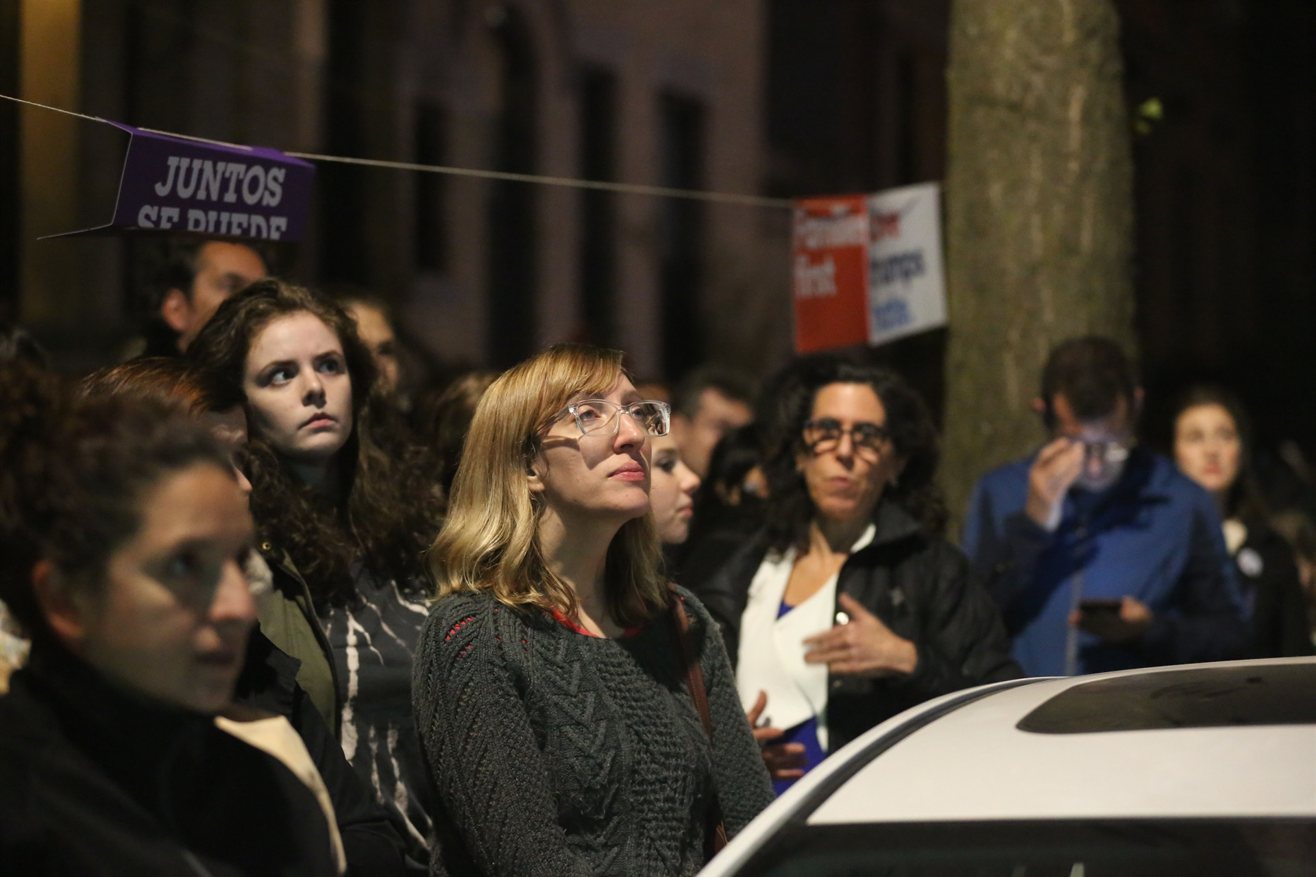 Clinton taraftarları gözyaşlarına boğuldu