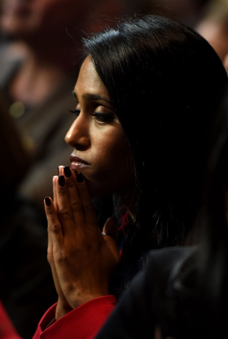 Clinton taraftarları gözyaşlarına boğuldu