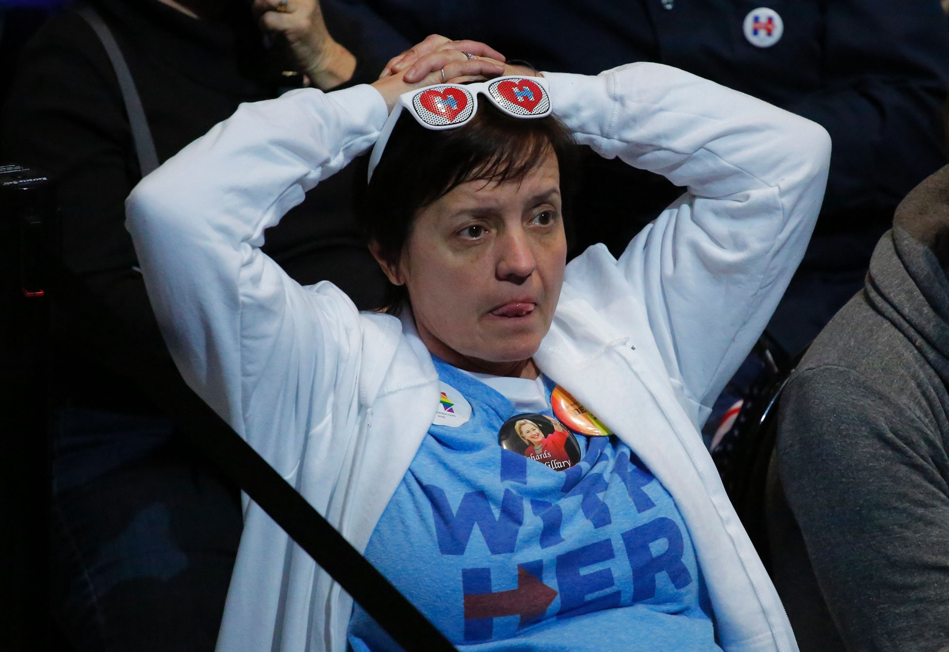 Clinton taraftarları gözyaşlarına boğuldu