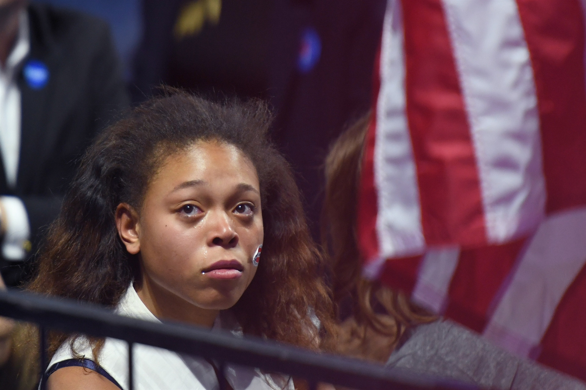 Clinton taraftarları gözyaşlarına boğuldu