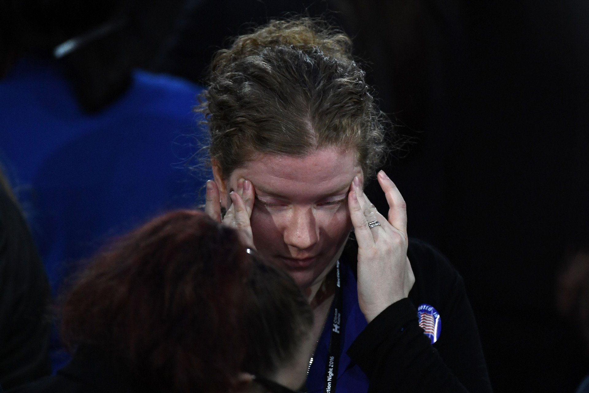 Clinton taraftarları gözyaşlarına boğuldu