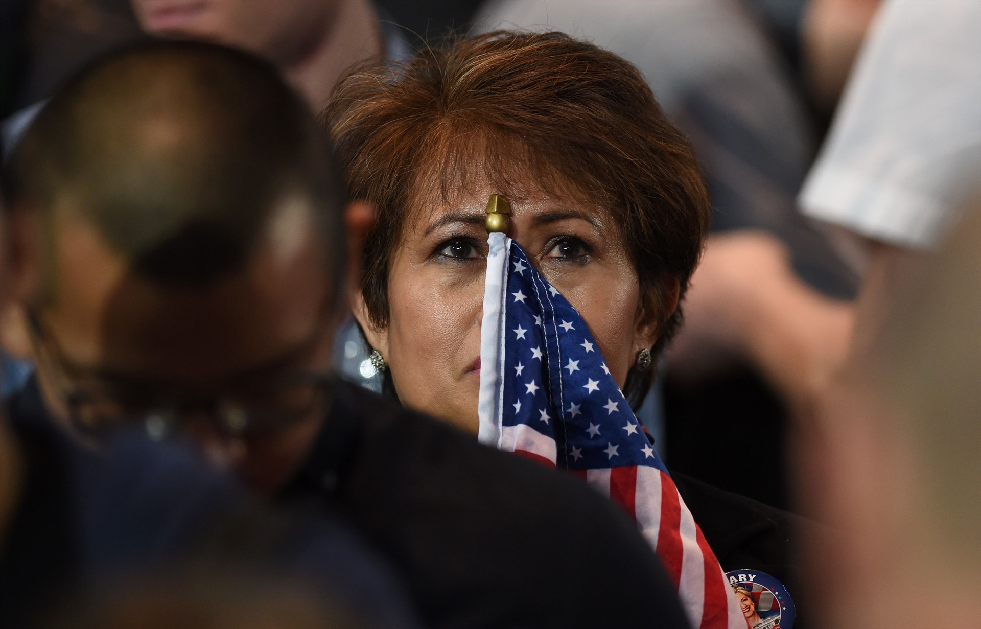 Clinton taraftarları gözyaşlarına boğuldu