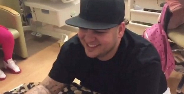 Blac Chyna canlı yayında doğurdu