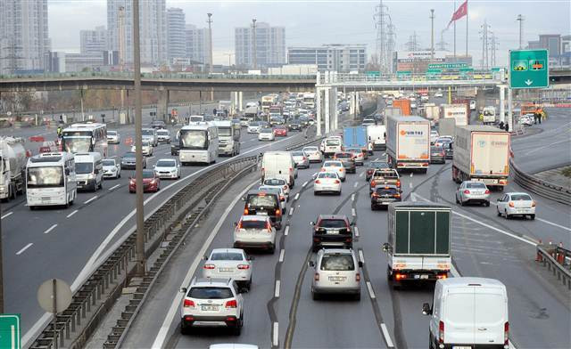Mahmutbey gişelerinde serbest geçiş başladı