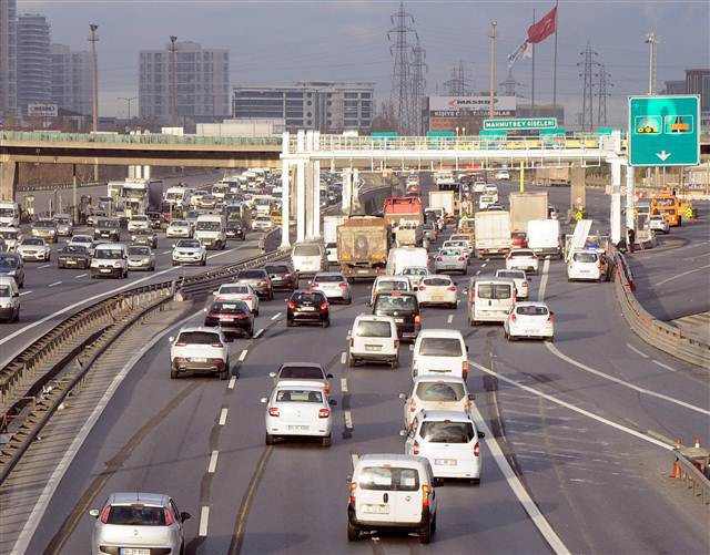 Mahmutbey gişelerinde serbest geçiş başladı