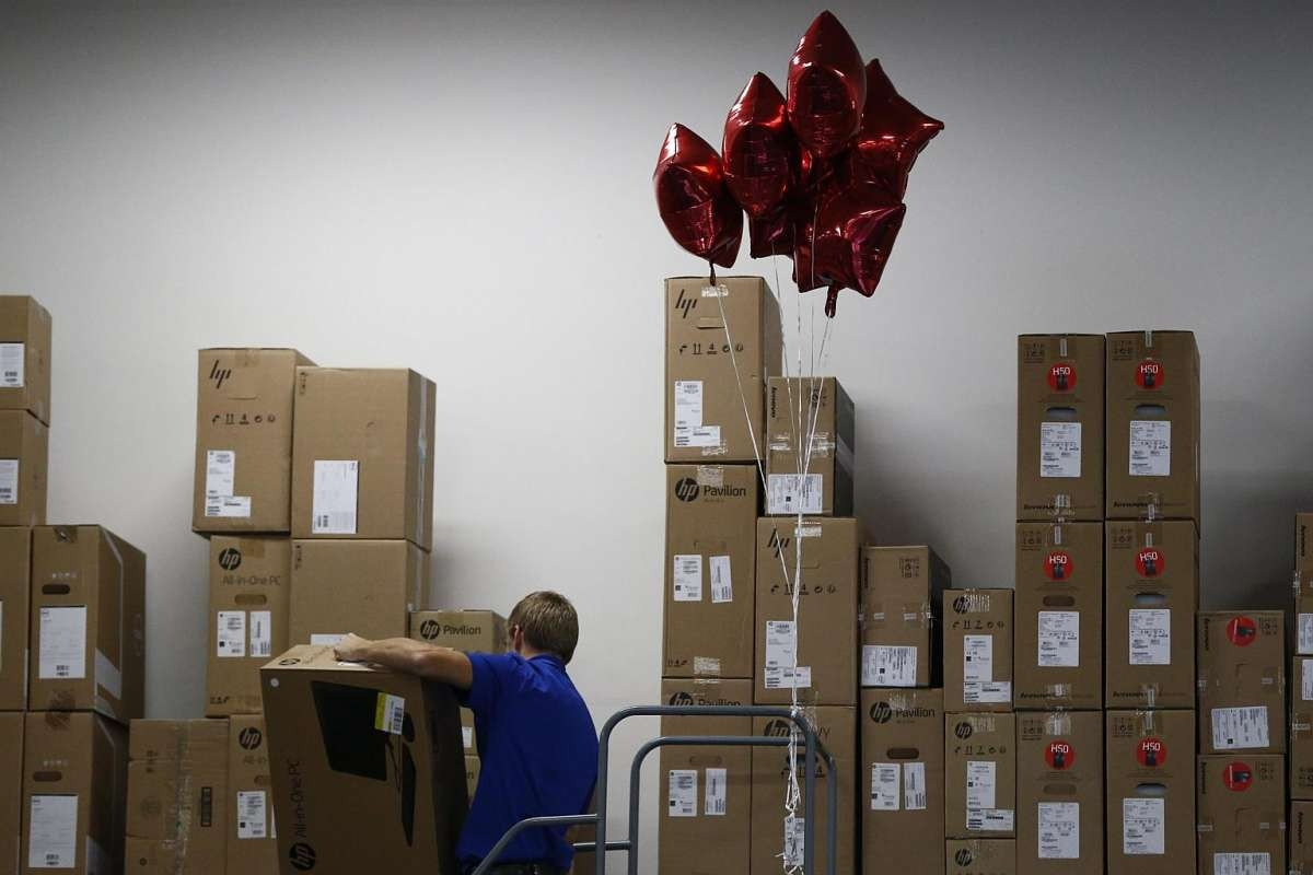 Black Friday (Kara Cuma) indirimini duyan mağazalara böyle koştu
