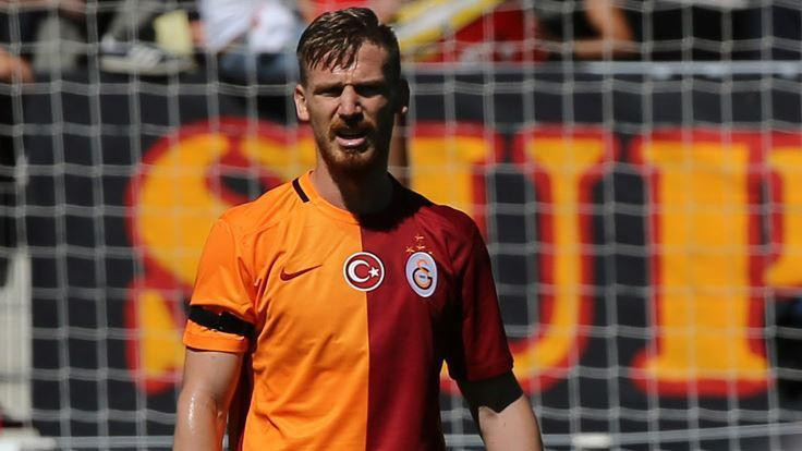Süper Ligdeki futbolcuların maaşları dudak uçuklatıyor