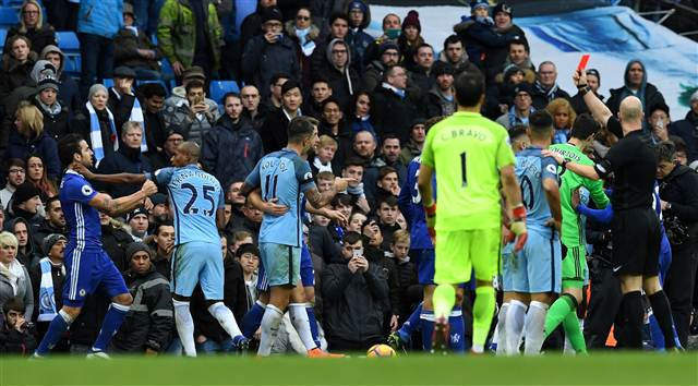 Manchester City-Chelsea maçında olay